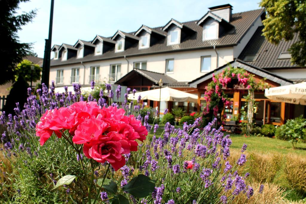 Hotel Und Restaurant Eurohof Duisburg Exterior foto
